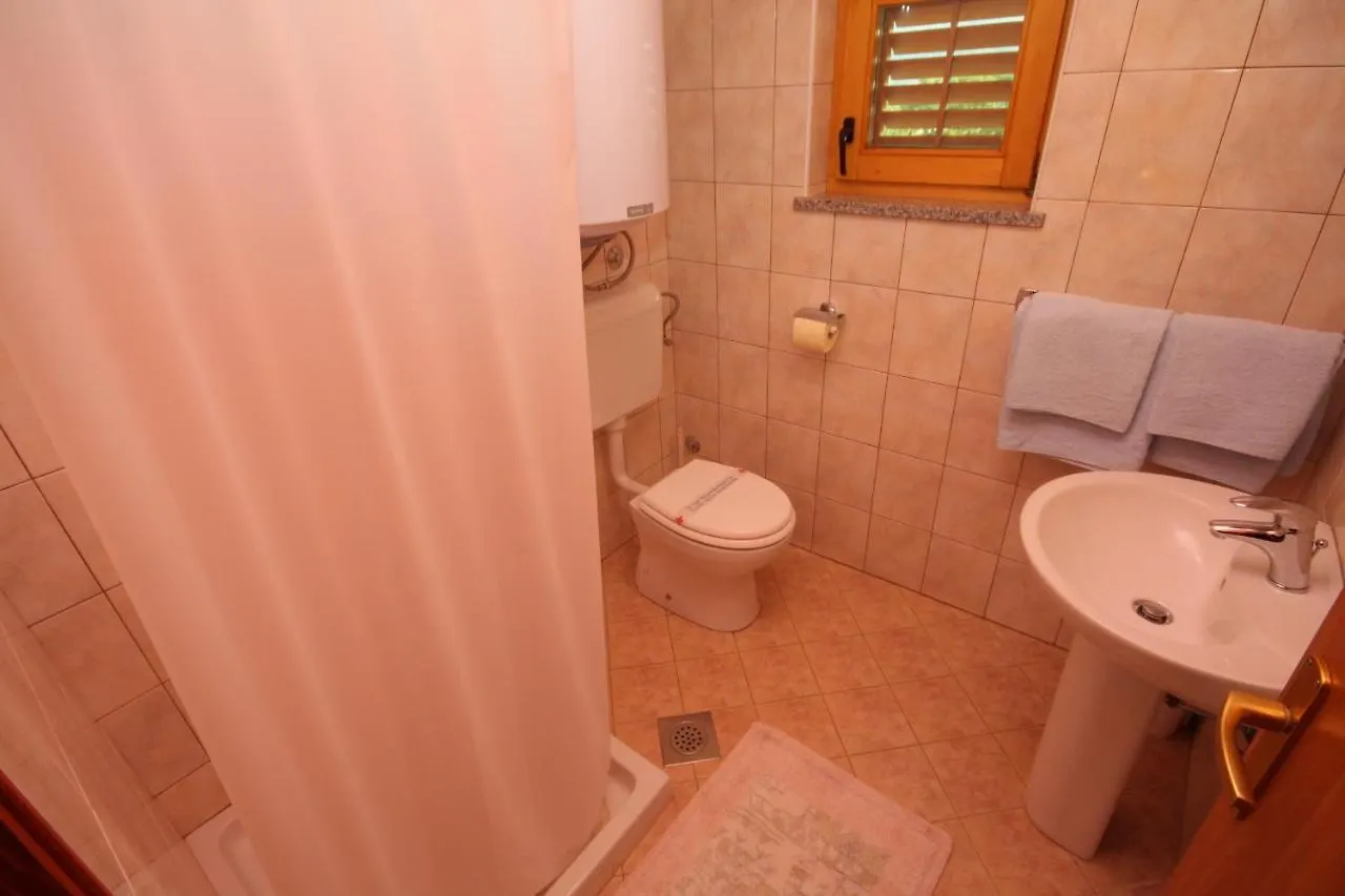 Apartments With A Swimming Pool Motovun - Bataji, Central Istria - Sredisnja Istra - 7069
